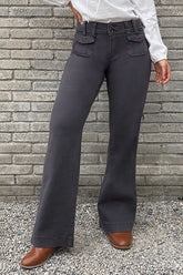 Hose mit festem Knopfdetail, Pattentasche und geradem Bein