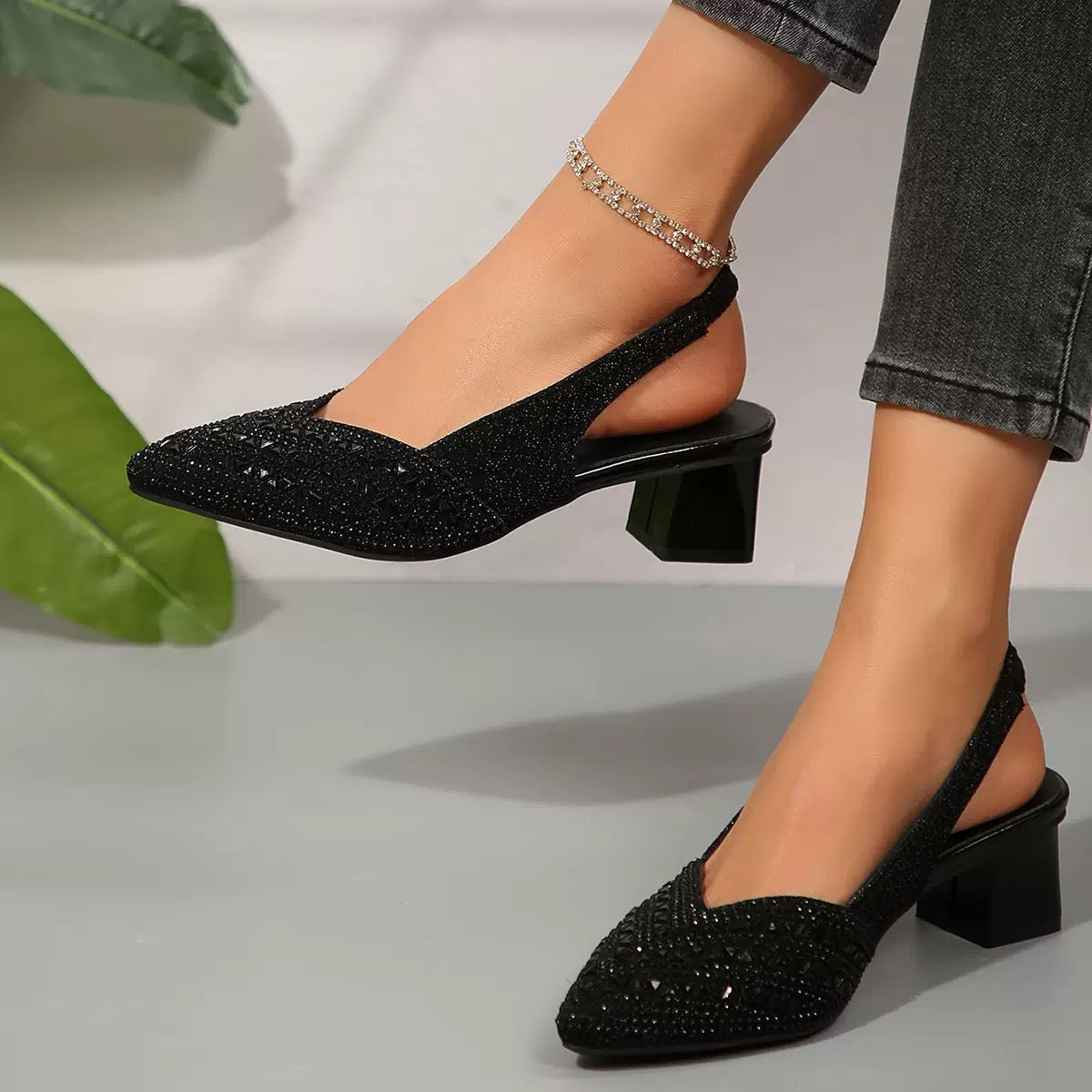 Elegante Damen-Sandalen mit Strass-Absatz zum Reinschlüpfen