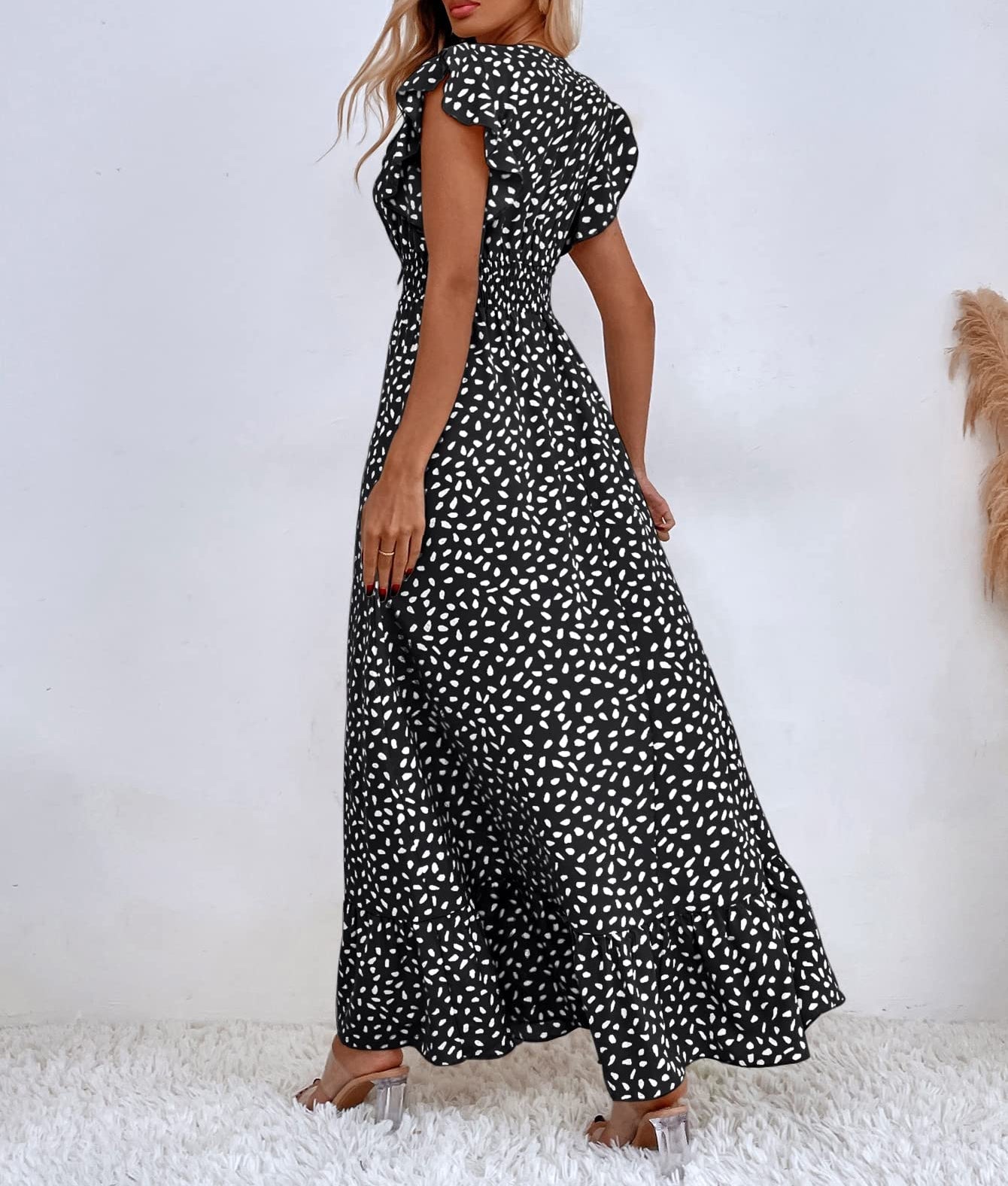 Bedrucktes Maxikleid mit Rüschenärmeln und V-Ausschnitt