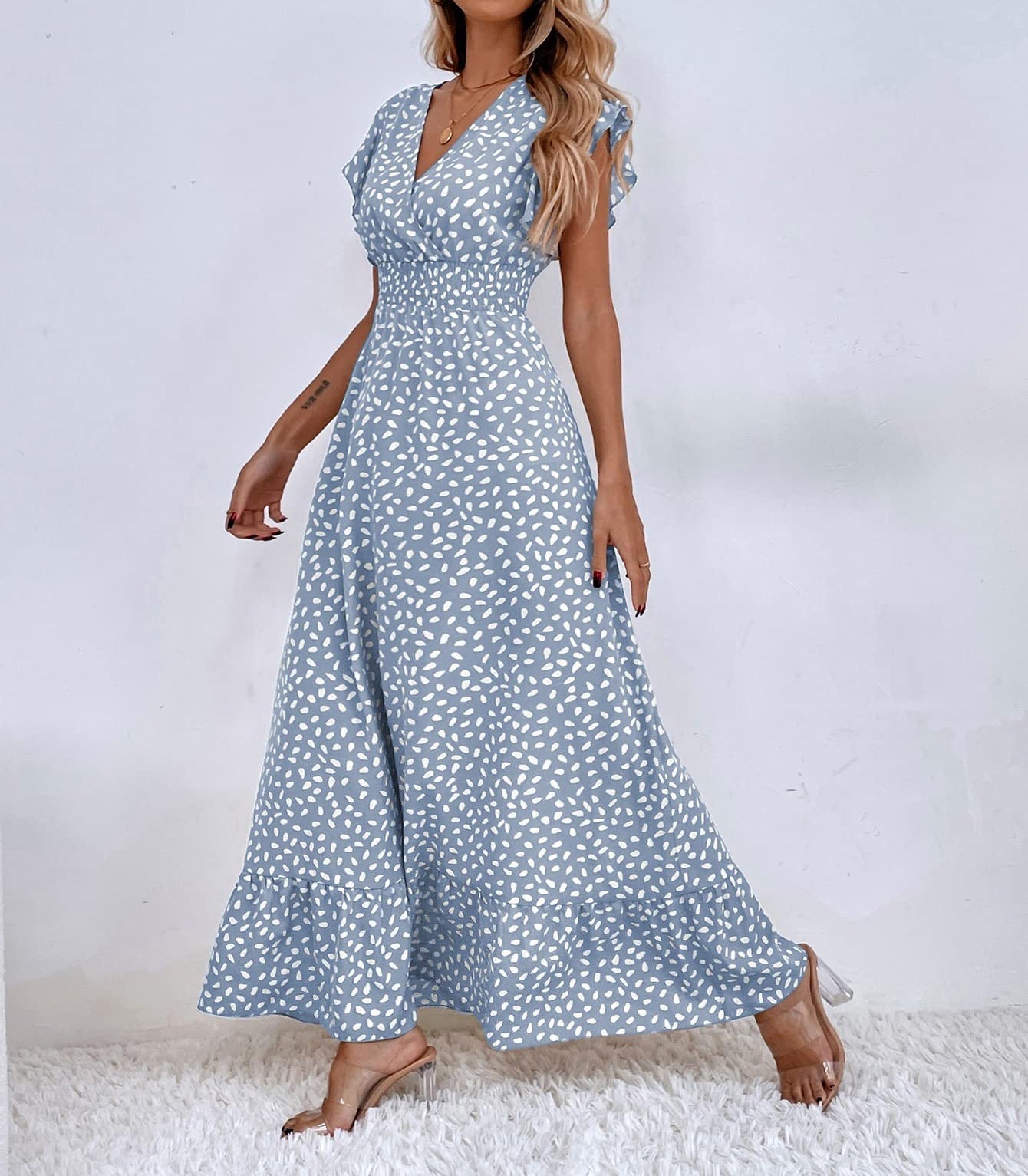 Bedrucktes Maxikleid mit Rüschenärmeln und V-Ausschnitt