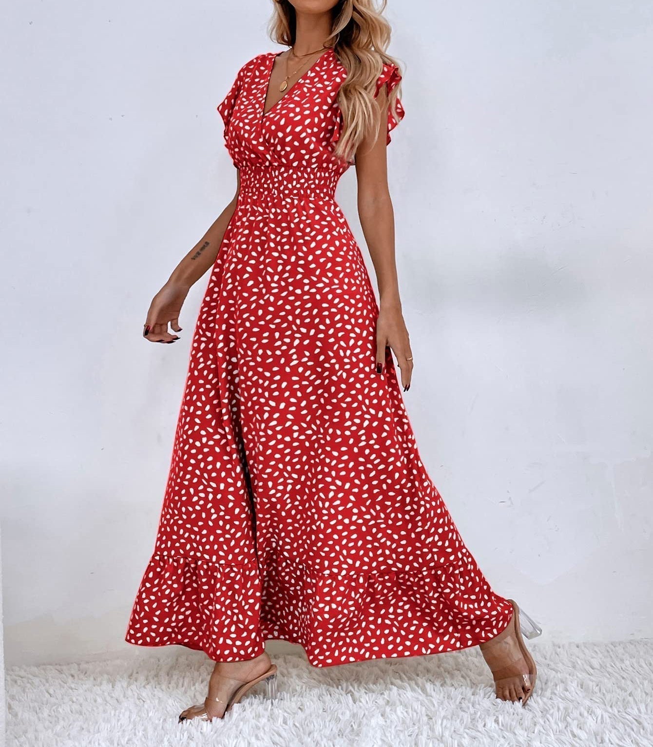 Bedrucktes Maxikleid mit Rüschenärmeln und V-Ausschnitt