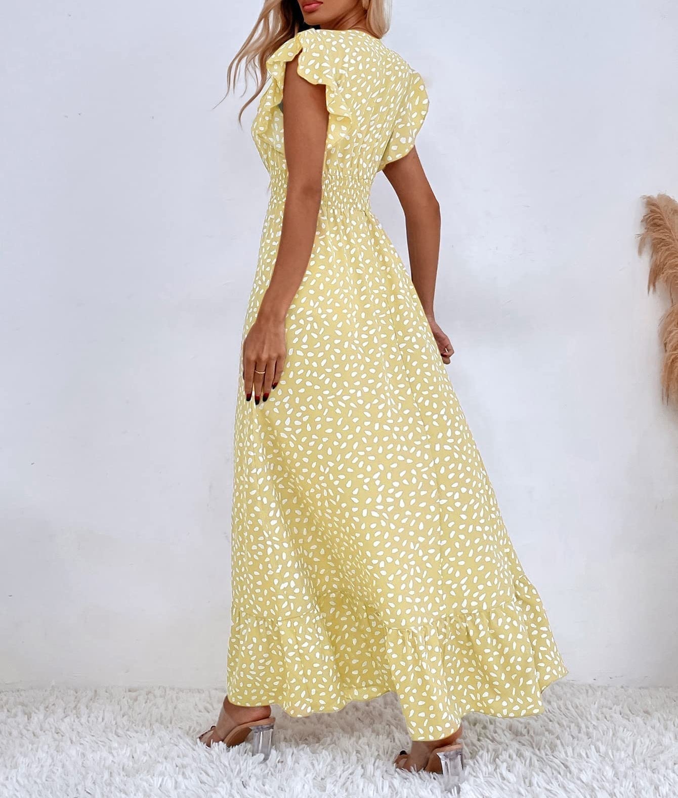 Bedrucktes Maxikleid mit Rüschenärmeln und V-Ausschnitt