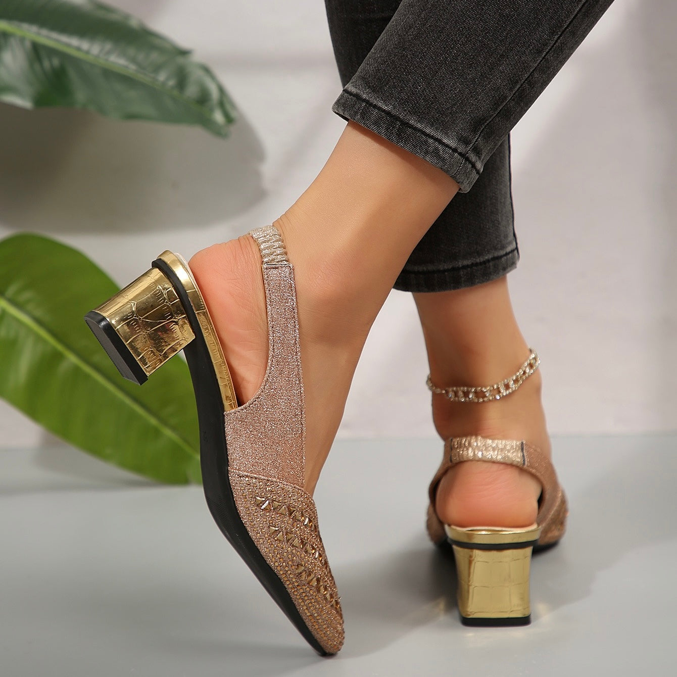 Elegante Damen-Sandalen mit Strass-Absatz zum Reinschlüpfen