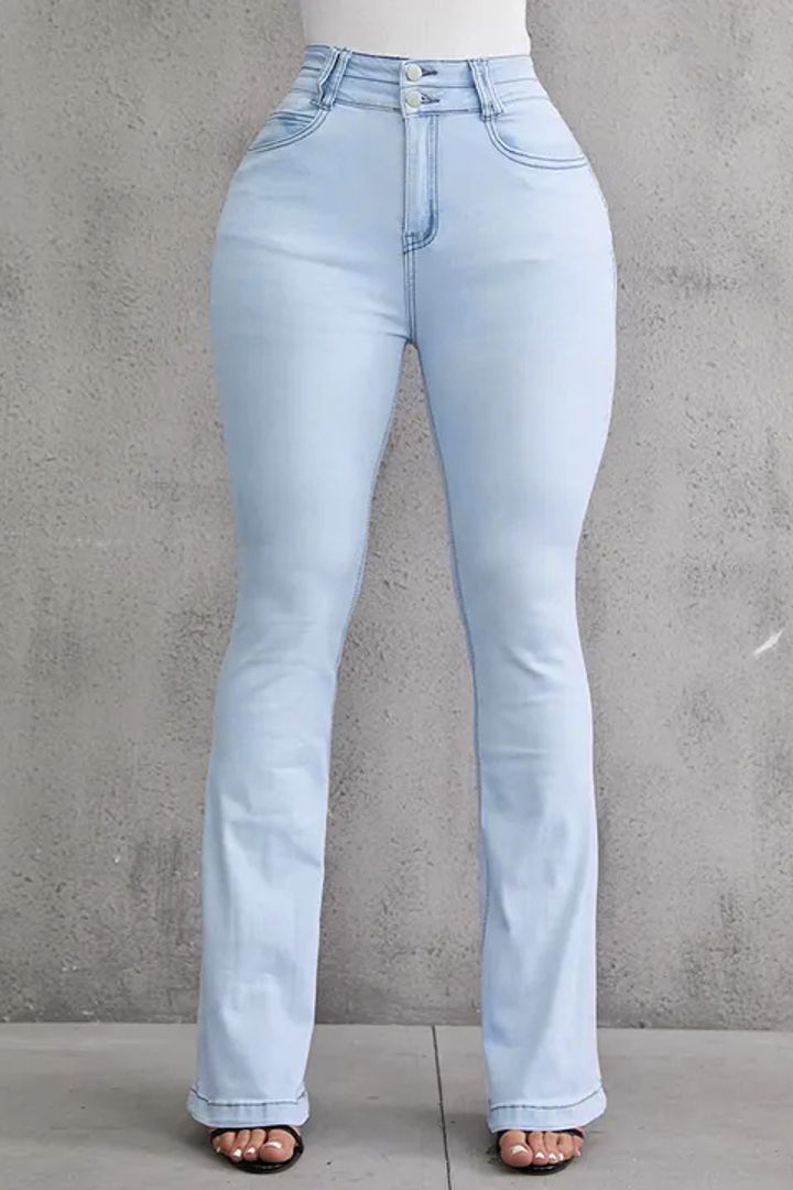 Butt-Lifting Schlagjeans mit Knopfleiste