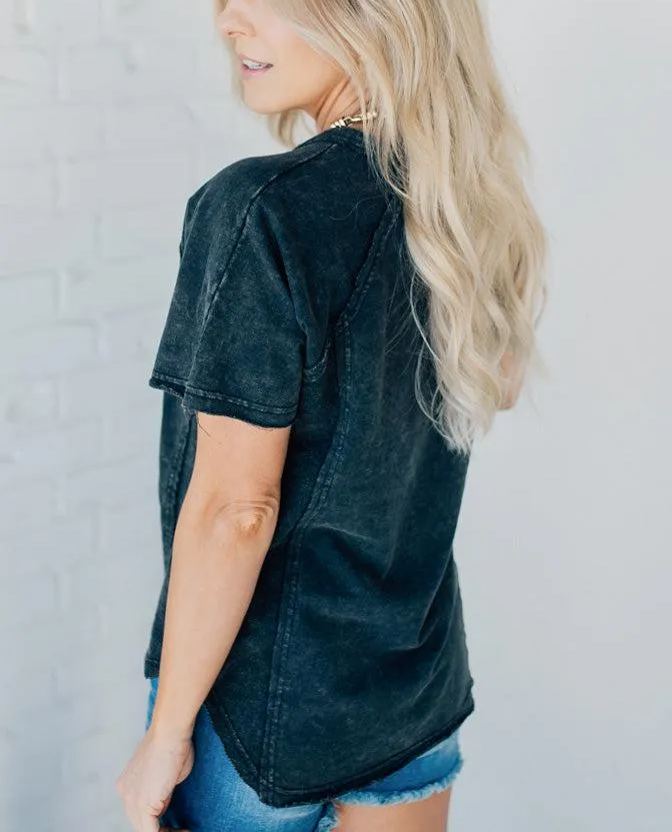 Damen-T-Shirt mit Waschung und Knöpfen (2 kaufen, kostenloser Versand)