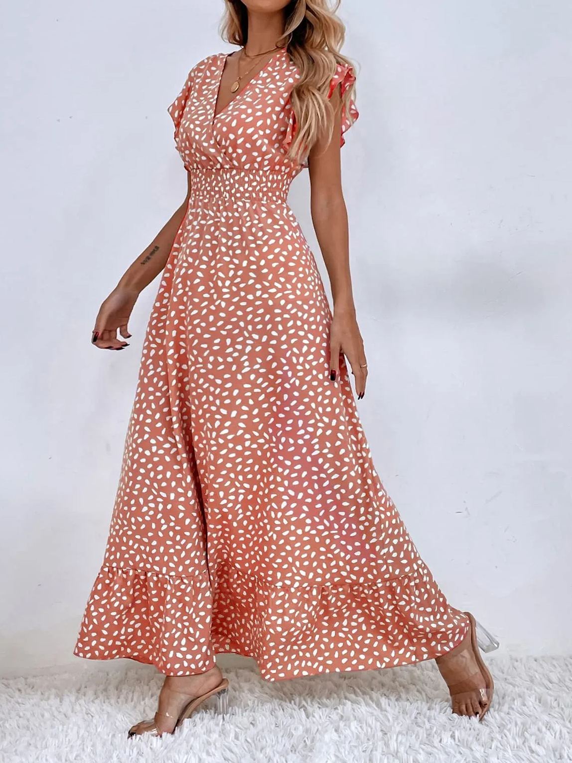 Bedrucktes Maxikleid mit Rüschenärmeln und V-Ausschnitt